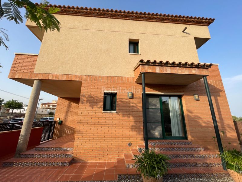 Foto fcf42d87-f3c2-4d3f-a42a-00a958f7fff7. Casa aparellada amb calefacció aparcament a Botarell