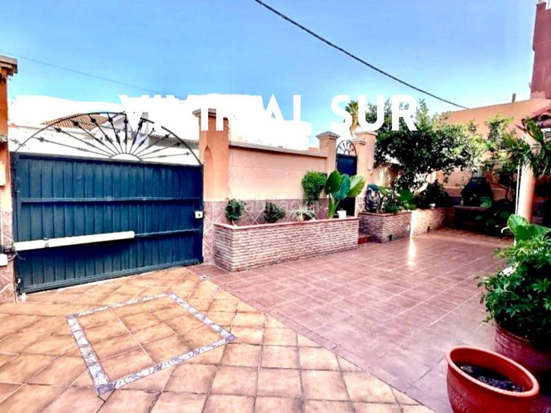 Foto 905600e1-7d17-4e34-aa23-e667b461c04a. Casa con camino parcheggio in El Rinconcillo Algeciras