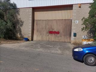 Btiment  usage industriel dans Carretera vilablareix 16. Nave industrial bien ubicada