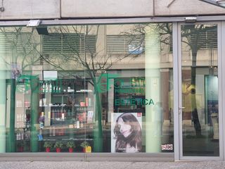 Lloguer Local Comercial a Carrer de santa eugènia 13. Alquiler peluqueria en girona