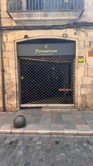 Lloguer Local Comercial  Carrer de la cort reial 18. Local en lloguer al centre del barri vell de girona