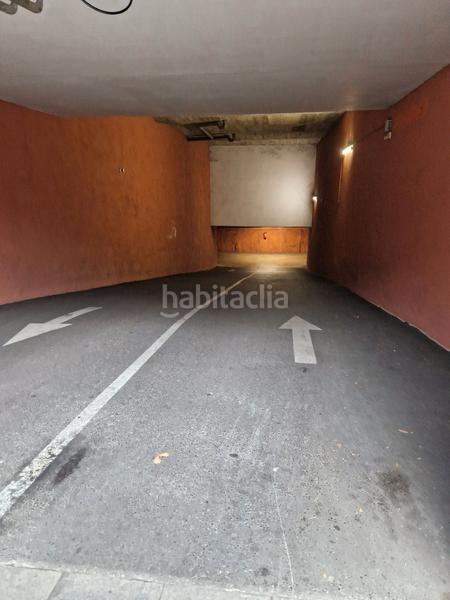 Foto 713452a3-f0c2-4fa4-bea6-e694bc032c21. Parking coche en calle joan alsina i hurtós 151 en Girona