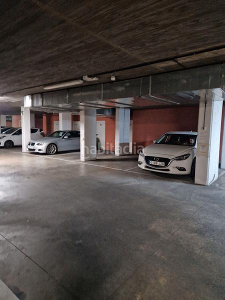 Foto 2007079a-7b65-4ac5-9a10-0b2f984f2754. Parking voiture dans calle joan alsina i hurtós 151 dans Girona