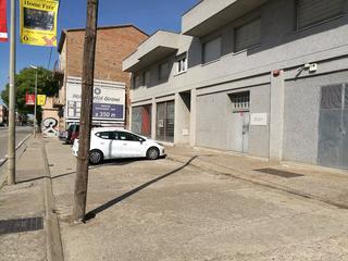 Lloguer Local Comercial a Carrer barcelona 169. Local ubicado en la entrada principal sur de girona, con mucho t