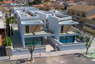 Chalet en Torre de la Horadada. Villa de lujo a 300m del mar en torre de la horadada  ottawa  ma