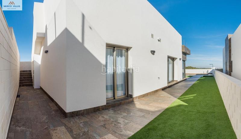 Foto b654efdf-72db-49d5-bad1-f58a86b029c9. Chalet con riscaldamento parcheggio piscina in Los Almendros Orihuela