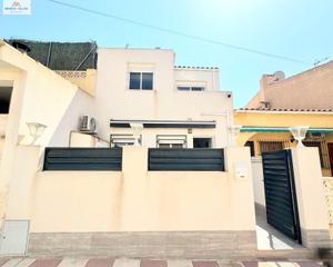 Casa adossada a San Fulgencio. 1275lm