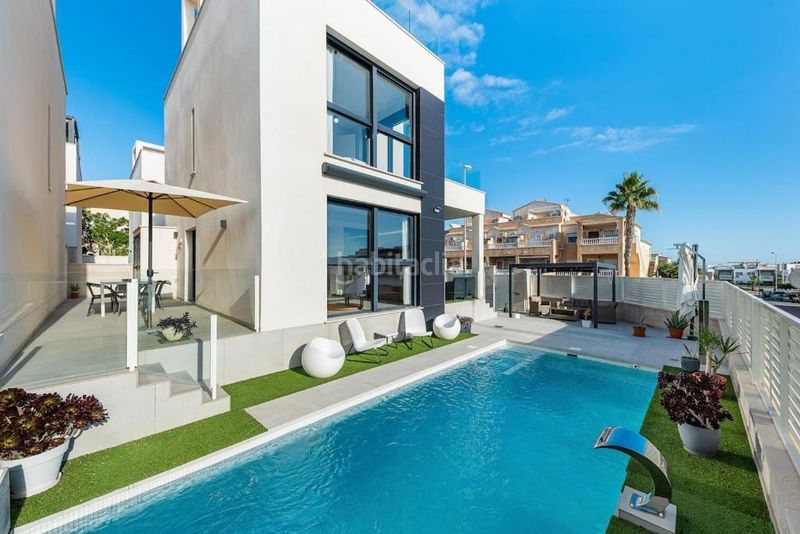 Foto bdf3449e-0356-473a-9901-0654bbd0c46a. Chalet avec parking piscine dans Zeniamar - Horizonte - La Campana Orihuela