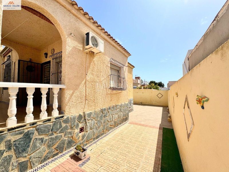 Foto 4a0dbbb4-e680-4b2a-b599-0f7f4e2c4b4e. Chalet 1302lmc en San Fulgencio