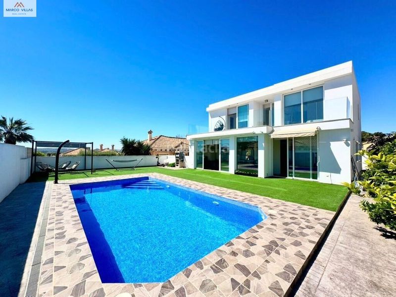 Foto 1a038f09-6079-492c-a3e8-b5ceb8eac788. Chalet 1305lm en San Fulgencio