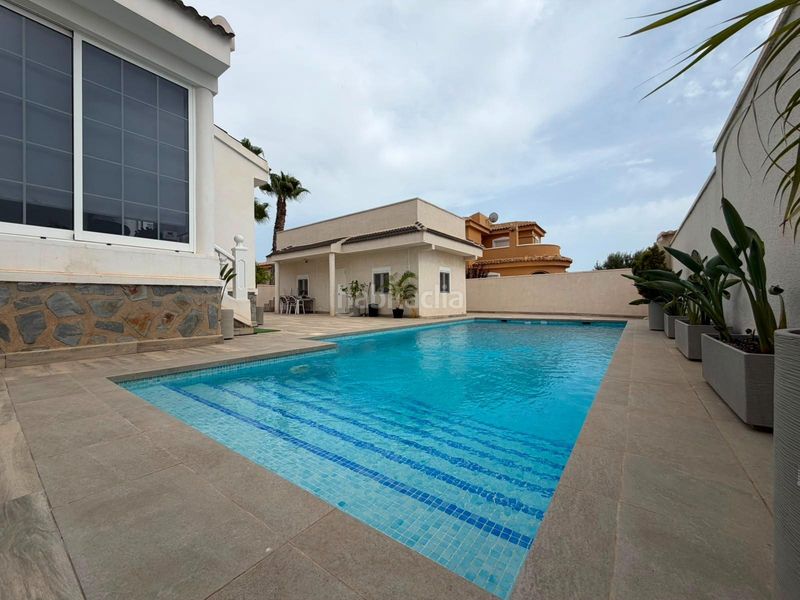Foto 3fe302b7-3ebe-4b50-b494-99c2500d4f1a. Xalet amb aparcament piscina a Lo Pepín Rojales
