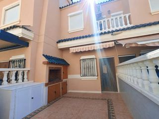 Casa adossada a Calle CONSUETA