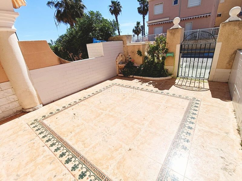 Foto 070a7c7b-bc21-4350-9b2d-10094b836eaa. Casa adossada a Playa Tamarit-Playa Lissa Santa Pola