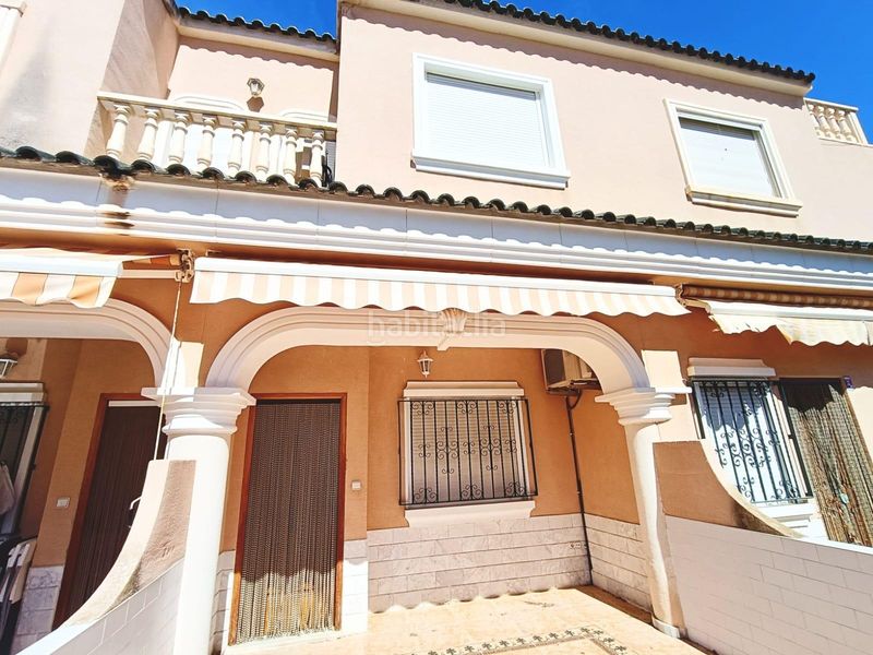 Foto d62eb845-8f3e-46cf-ac31-13f9d4d9707e. Casa adossada a Playa Tamarit-Playa Lissa Santa Pola