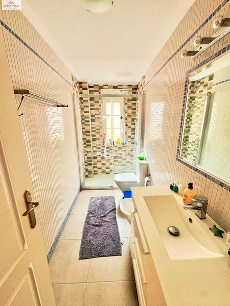 Foto 2d827f0a-a6b3-40f2-b289-fa733365565a. Casa a schiera con parcheggio piscina in Almoradí