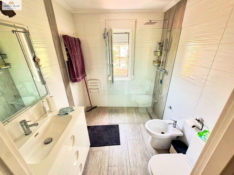 Foto d513c0d4-3cdf-41c9-9ece-c4005ffd5e21. Casa a schiera con parcheggio piscina in Almoradí