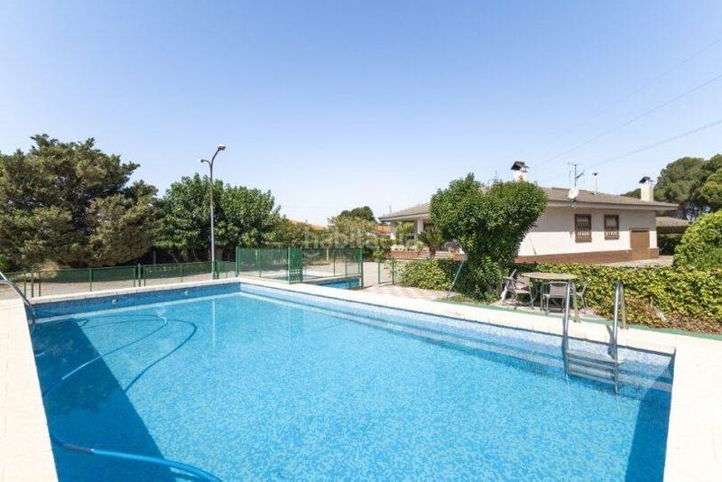 Foto a5a1b4a6-0b65-4c9d-8781-d3dfe5ef30a8. Xalet amb calefacció aparcament piscina a Las Tiesas Villena