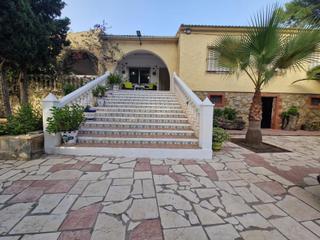 Chalet in Busot. Chalet en bonalba listo para entrar a vivir