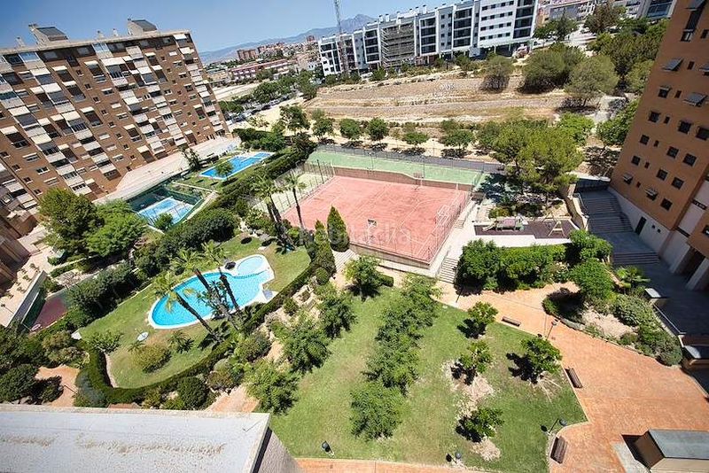 Foto 9bb567cc-3286-4580-9c6c-150cd973a77f. Àtic amb calefacció aparcament piscina a Paus - Polígono San Blas Alicante