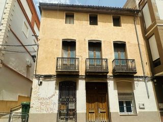 Haus in Caudete. Casa señorial con enorme potencial en el centro de caudete