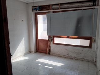 Appartement à Centro. Oportunidad de inversión en edificio sin ascensor con gran poten