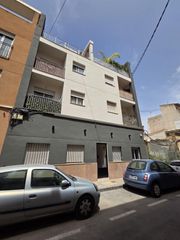 Planta baixa a San Antón. Oportunidad en alicante vivienda con patio y ascensor en alicant