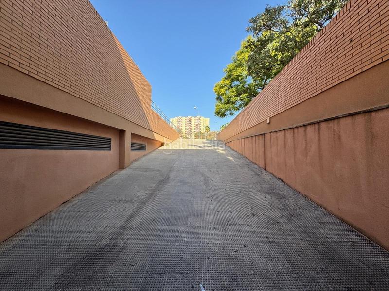 Foto 26406e5c-9eac-4264-b4f2-260fa86bcc01. Parking coche garajes en venta en vistahermosa en Alicante