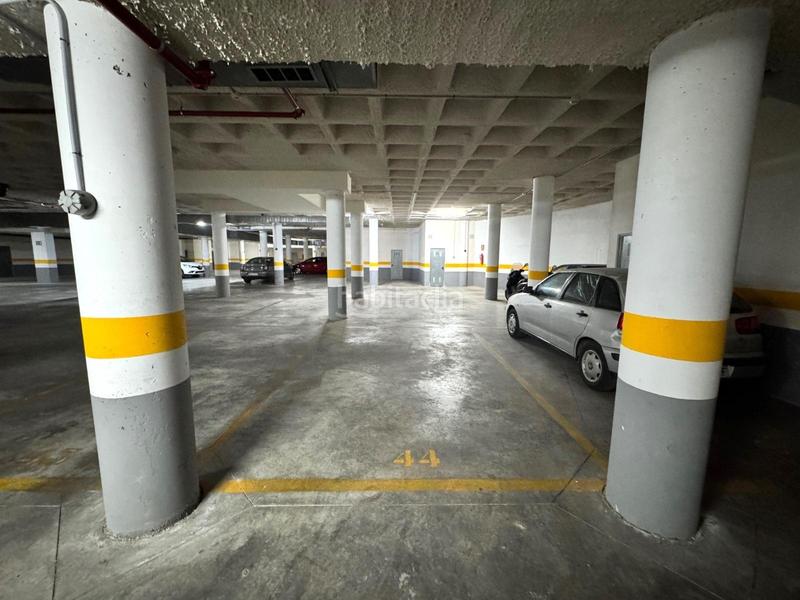 Foto b1faf539-94d8-4204-aca5-26abf773b5d0. Parking coche garajes en venta en vistahermosa en Alicante