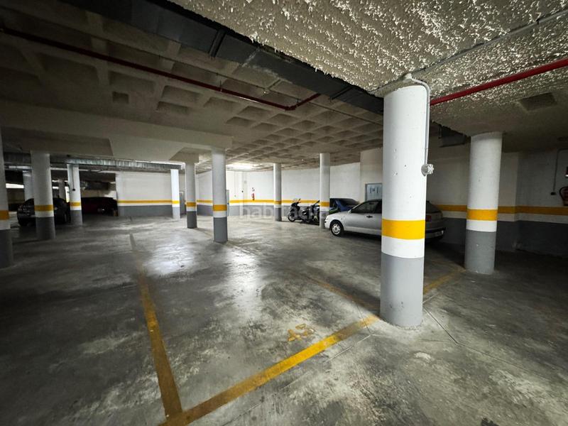 Foto b2756dc1-d799-49d8-b33a-a369cf8467d9. Parking coche garajes en venta en vistahermosa en Alicante