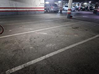 Parking voiture à Centro. Amplia plaza de garaje en san juan de alicante