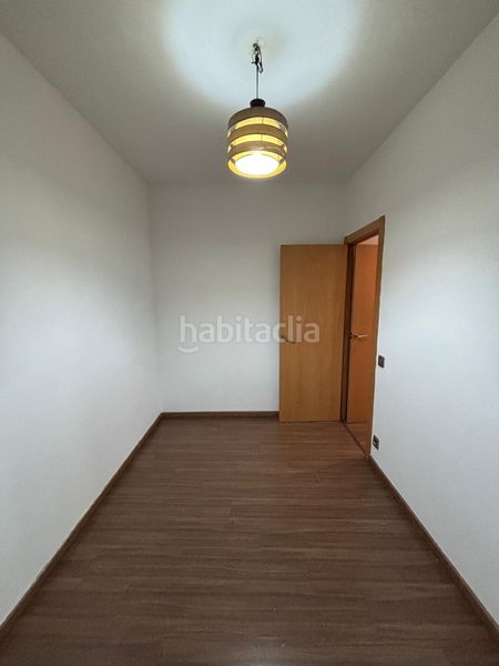 Foto 490abcad-86ad-47ee-8f6a-b6c43a9ee532. Pis a Raval Barcelona