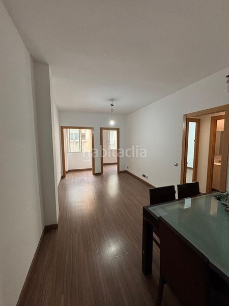 Foto 60910a2b-73b3-48fb-9219-1a533406d50c. Pis a Raval Barcelona