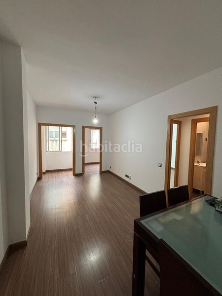 Foto 95a303a6-c09a-4372-8093-cd69d242346e. Pis a Raval Barcelona