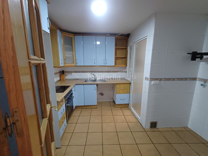 Foto acd7f42e-3b2e-47d9-86c5-d5ac4d0c59aa. Apartament a calle poniente 5 a Alcantarilla