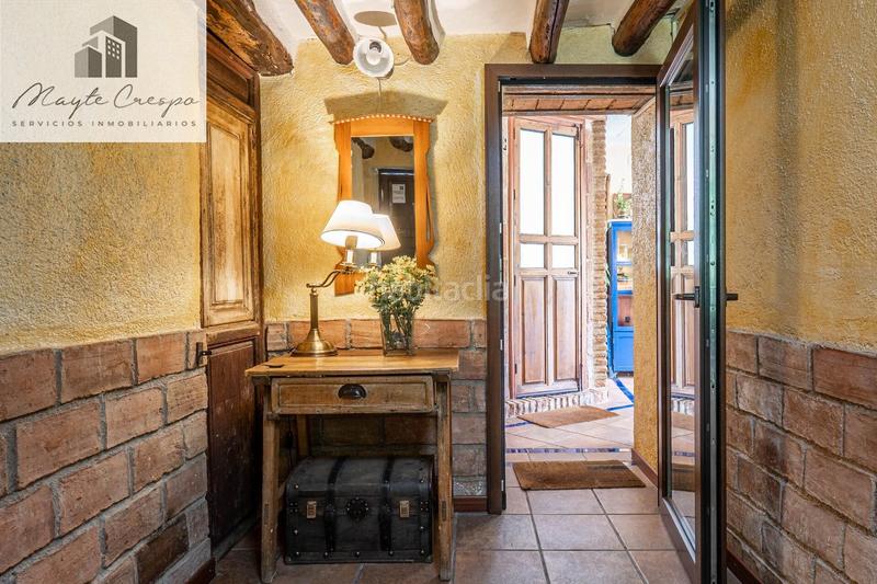 Foto cb2cf47c-ad42-4524-8fee-9334710da7a4. Casa dos maravillosas casas en el albaicín con vistas panorámicas a la alhambra en Granada