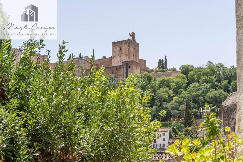 Foto e0af68aa-5204-4ddf-ac35-2857d6407420. Casa dos maravillosas casas en el albaicín con vistas panorámicas a la alhambra en Granada