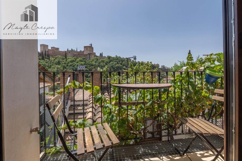 Foto fbbd1ee4-c65b-4326-956c-d2881e535a68. Casa dos maravillosas casas en el albaicín con vistas panorámicas a la alhambra en Granada