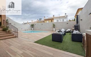 Casa  Calle la rioja. Chalet pareado en las gabias. para entrar a vivir.