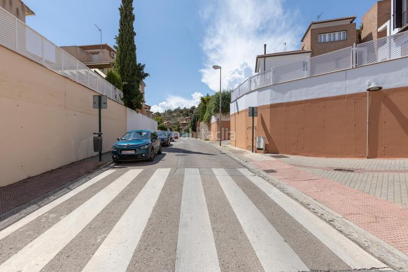 Foto b67ce336-bb94-4a07-914b-d01d9d8299f1. Terreno residencial terreno urbanizable en una zona tranquila y demandada con 687 m2 de superficie parcela. en Granada