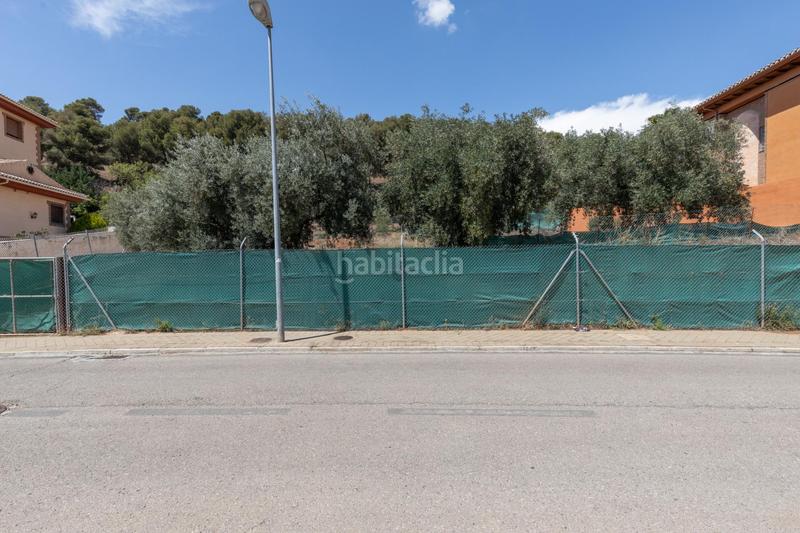 Foto ba4e52d2-a36d-4d3e-828d-2817e18a0a34. Terreno residencial terreno urbanizable en una zona tranquila y demandada con 687 m2 de superficie parcela. en Granada