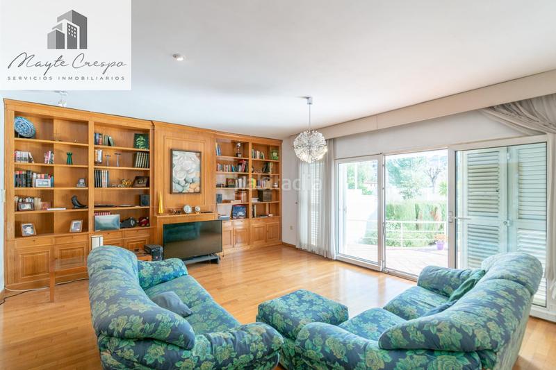 Foto a391a80e-d6de-4b7c-9a74-eb7963f57c43. Chalet azo en zaidín con piscina privada espacio, luz y comodidad en una zona top en Granada