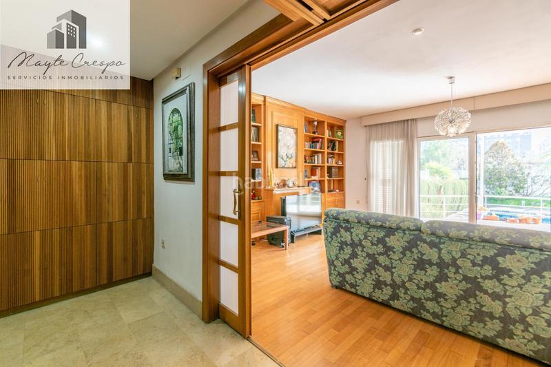 Foto d398da13-0051-477b-a1c5-b3e79201dfa9. Chalet azo en zaidín con piscina privada espacio, luz y comodidad en una zona top en Granada