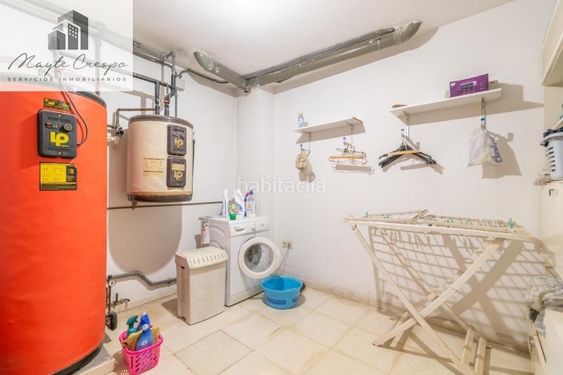Foto dc4bc2ab-e58b-4b8e-8656-9801050fe4a0. Chalet azo en zaidín con piscina privada espacio, luz y comodidad en una zona top en Granada