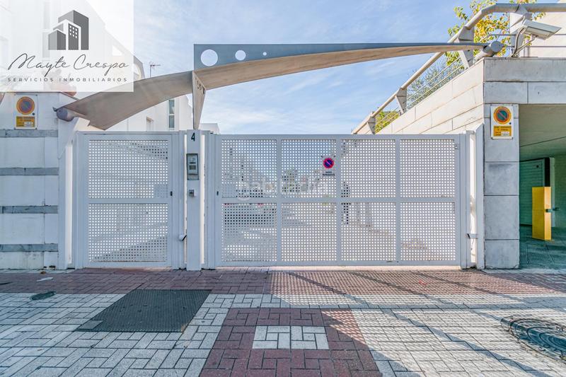 Foto f6e2538a-2f46-4e73-bff0-311ec5068ee2. Chalet azo en zaidín con piscina privada espacio, luz y comodidad en una zona top en Granada