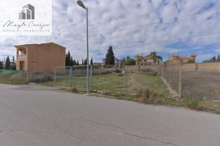 Terreno residencial en Calle de los alayos 14. Parcela urbana con increibles vistas a sierra nevada!! urb. pedr