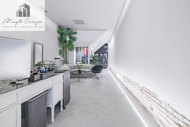 Foto d3d5b6bf-923f-4bbe-bcc1-bfd5dca346ee. Local comercial se vende espectacular espacio comercial reformado en el corazón en Granada