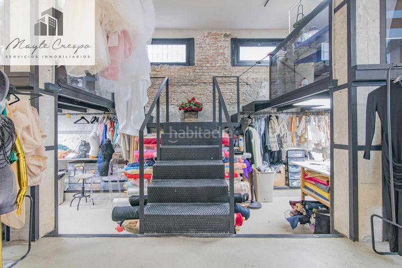 Foto d95b8f72-4d49-4781-beee-78abe62b771a. Local comercial se vende espectacular espacio comercial reformado en el corazón en Granada