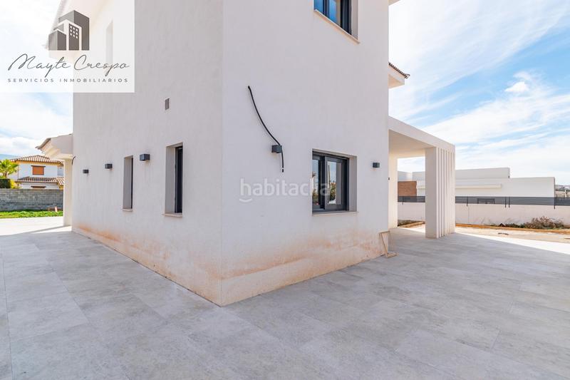 Foto a64888cd-1bde-4d2a-b2c6-e74977410e8c. Chalet  nueva construcción . 5 dormitorios ,3 baños. en Otura