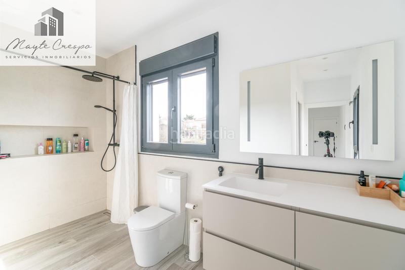 Foto ab12a1d4-6d06-4bf3-a9a5-42fdcb4a0da7. Chalet  nueva construcción . 5 dormitorios ,3 baños. en Otura
