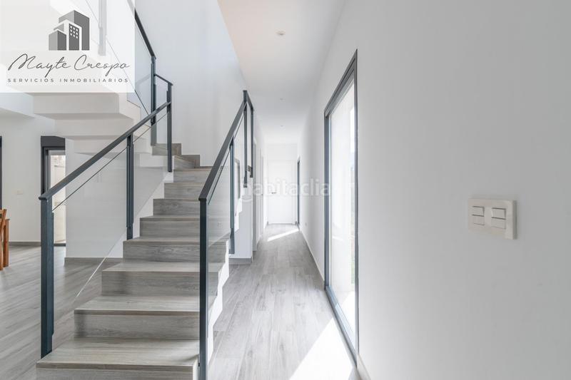 Foto bfcab171-b259-4901-b6d3-65e311af39c3. Chalet  nueva construcción . 5 dormitorios ,3 baños. en Otura